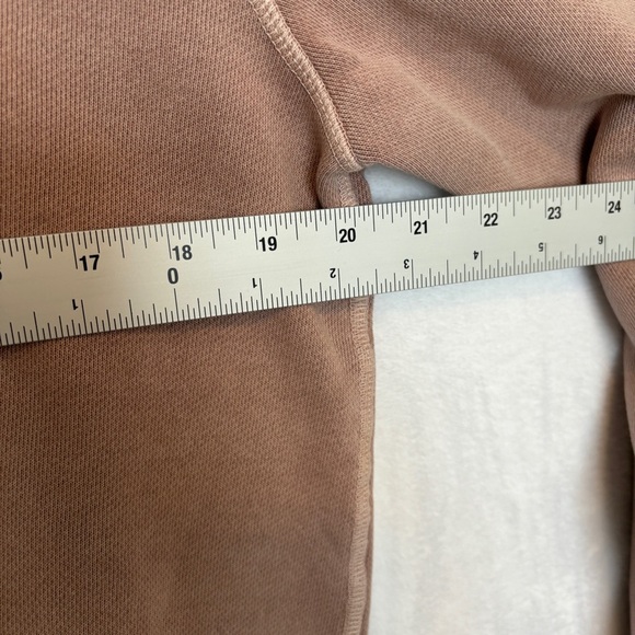 Faherty tan Charleston sun logo crew neck long sleeve pullover size medium - Picture 8 of 10